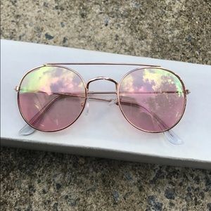 VINTAGE SUNGLASSES